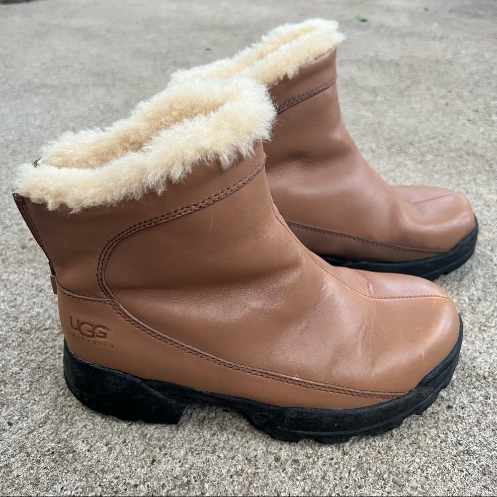 UGG Australia Women’s Ankle Boots - Leather Sheepskin Size 7